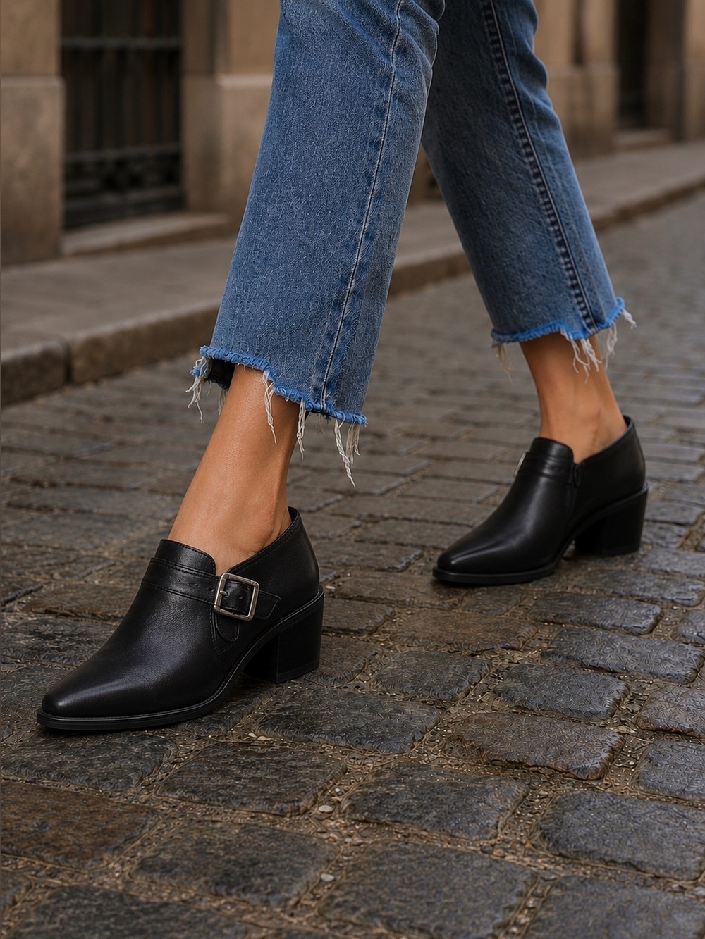 DR SCHOLLS Women’s Black Leather Block Heel Ankle Boots Sz7.5 Biker Dancing Date